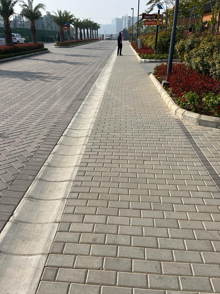 Herringbone Walkway with Kerb Edge